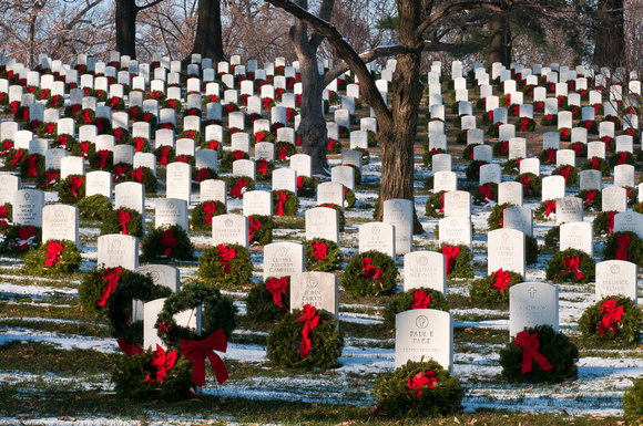 Holiday Wreaths Arlington Cemetery (3 of 7)