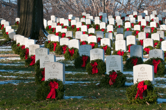 Holiday Wreaths Arlington Cemetery (4 of 7)